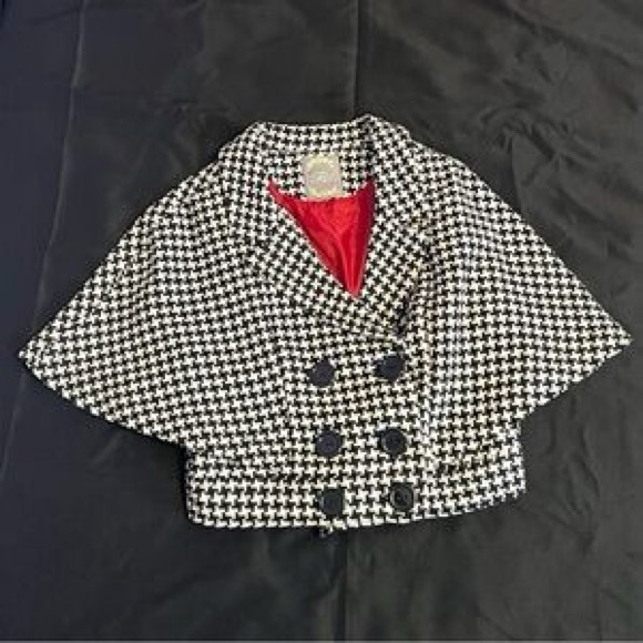 Forever 21 Jackets & Blazers - Forever 21 Houndstooth Cape Cropped Jacket with Red Lining